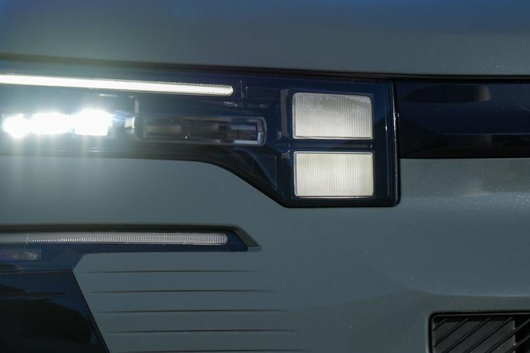 3975904 157kW You 80kWh 5dr Auto