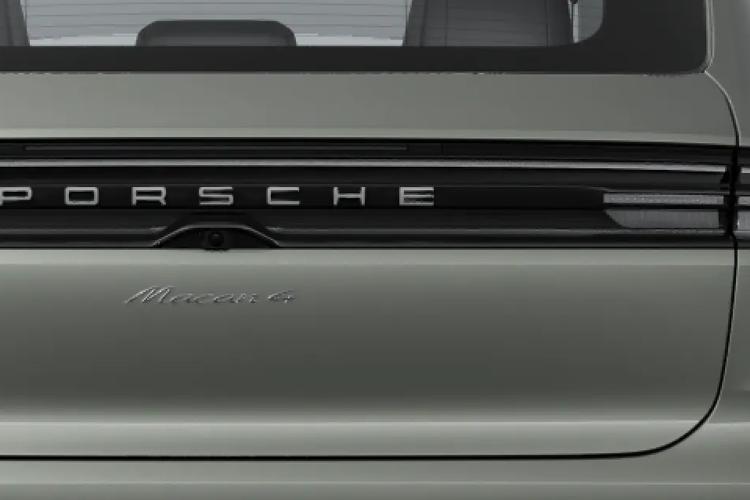 3815041 470kW Turbo 100kWh 5dr Auto