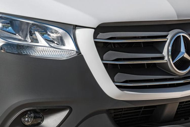 3976178 3.5t H2 HD Emissions Premium Van 9G-Tronic