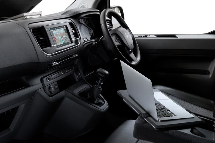 3813158 100kW 75kWh Asphalt Crew Van Auto
